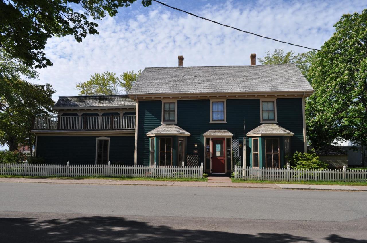 Holman'S Heritage Suites Summerside Exterior photo